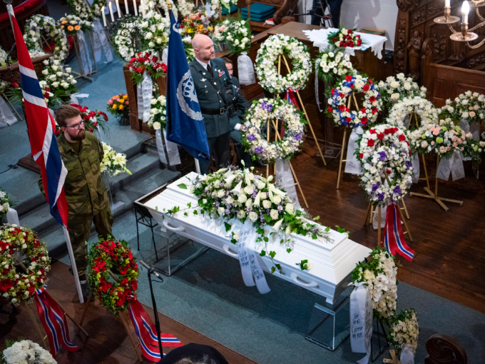 Joachim Rønneberg ble begravet fra Borgund kirke i Ålesund i dag. Foto: Staale Wattø / NTB scanpix
